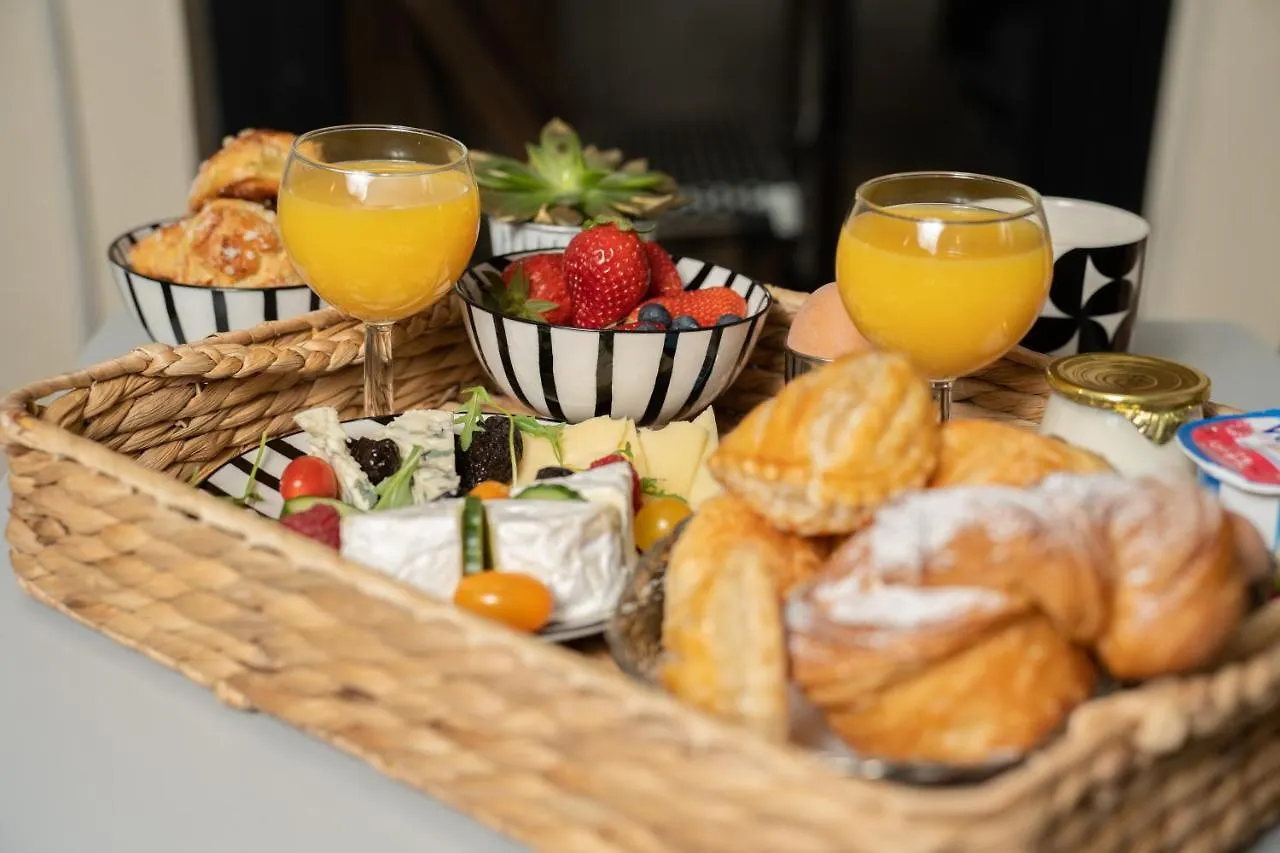 Hotel Du Mont Dore Batignolles Paris