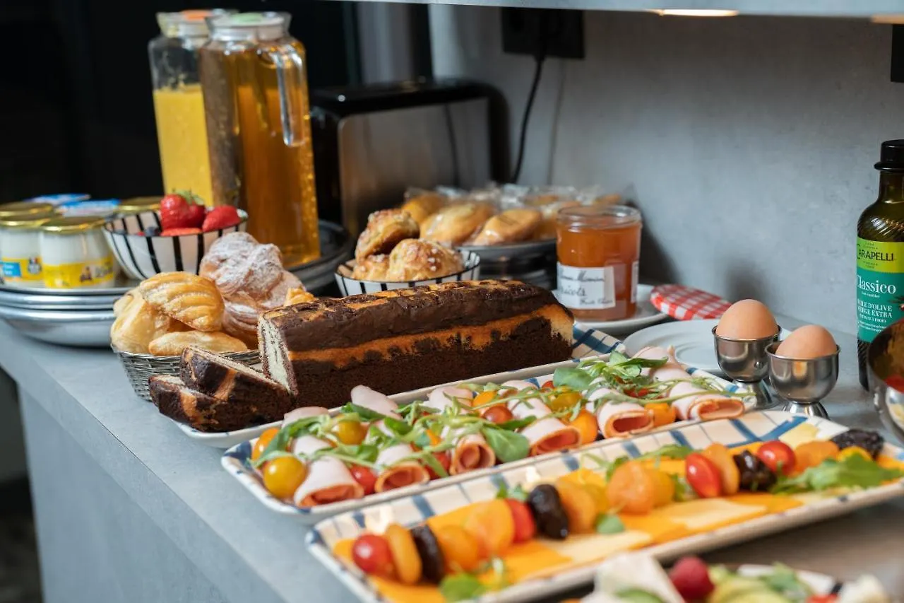 Hotel Du Mont Dore Batignolles Paris Frankrike