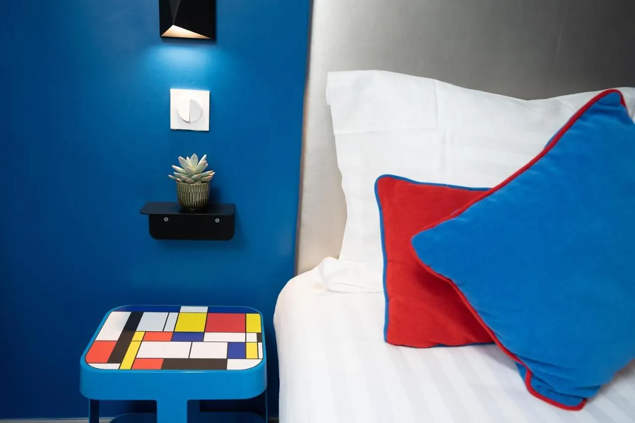 Hotel Du Mont Dore Batignolles Paris
