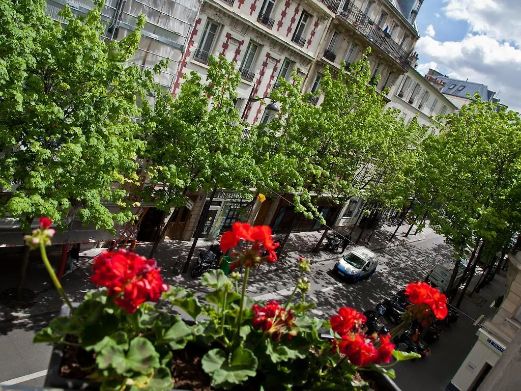 Hotel Du Mont Dore Batignolles Paris