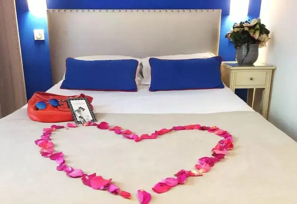 Hotel Du Mont Dore Batignolles Paris Frankreich