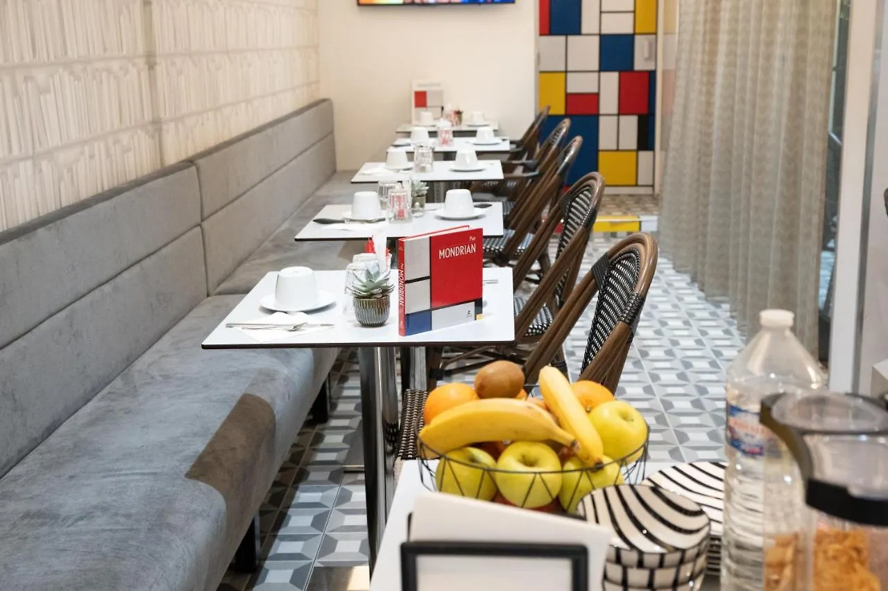Hotel Du Mont Dore Batignolles Paris