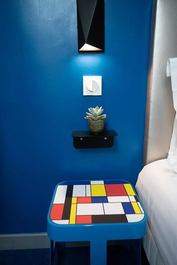 Hotel Du Mont Dore Batignolles Paris