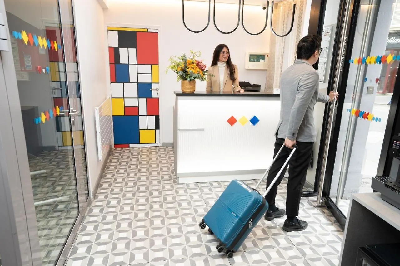 Hotel Du Mont Dore Batignolles Paris