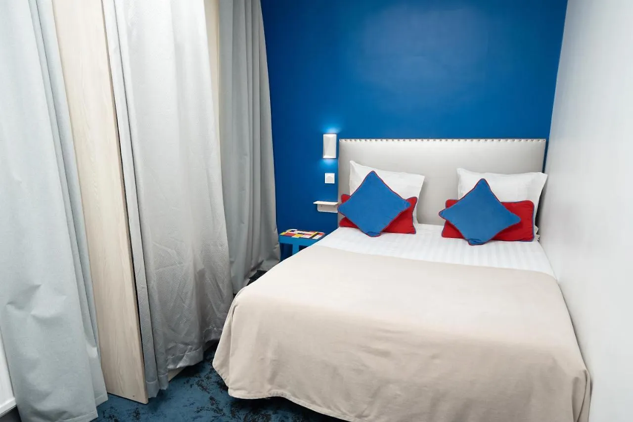 Hotel Du Mont Dore Batignolles Paris