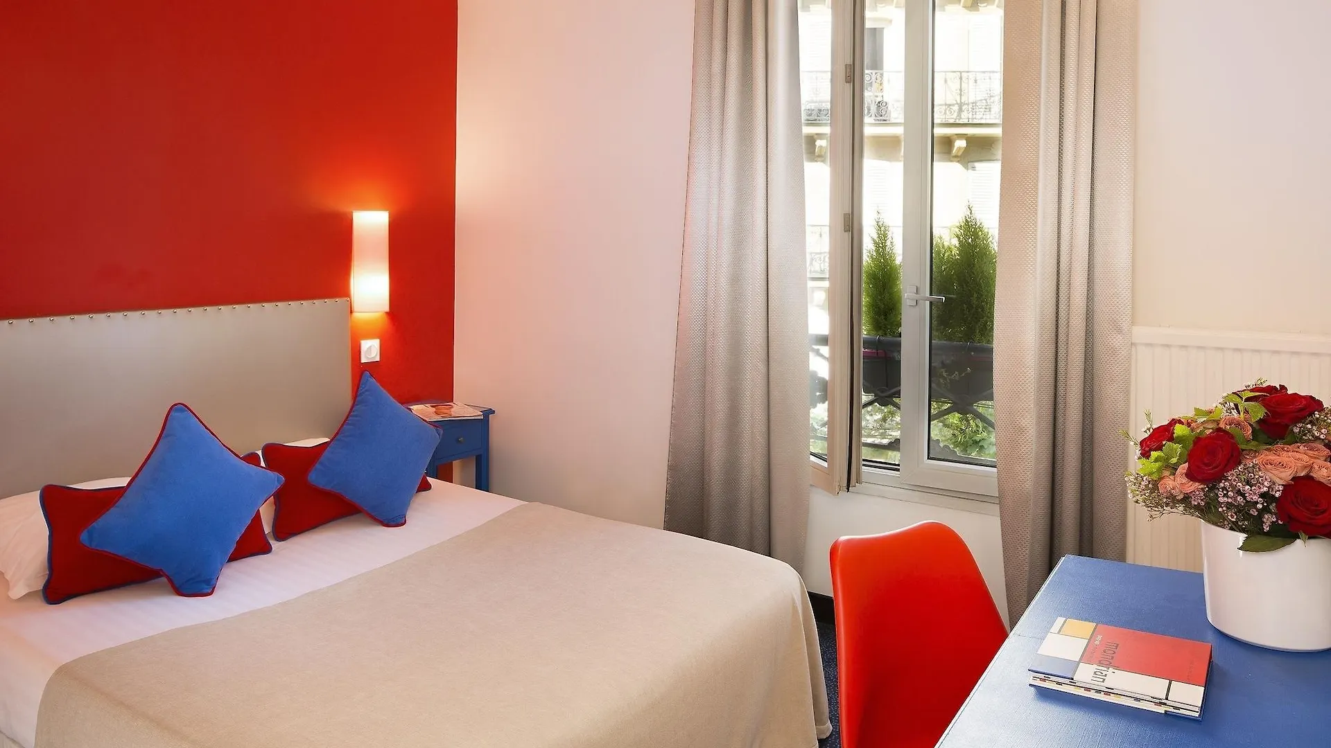 Hotel Du Mont Dore Batignolles Paris