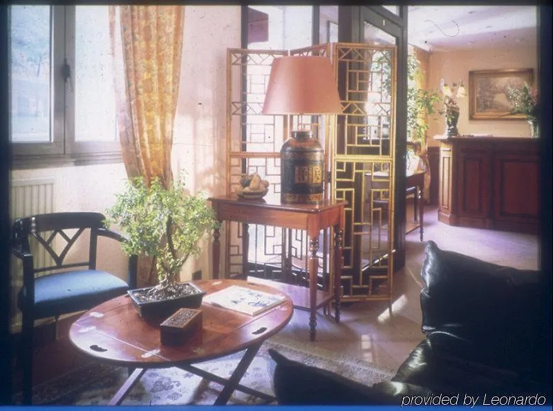 Hotel Du Mont Dore Batignolles Paris